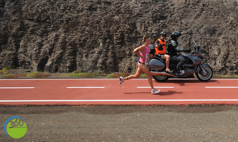 Eva Ledesma running at Challenge Fuerteventura