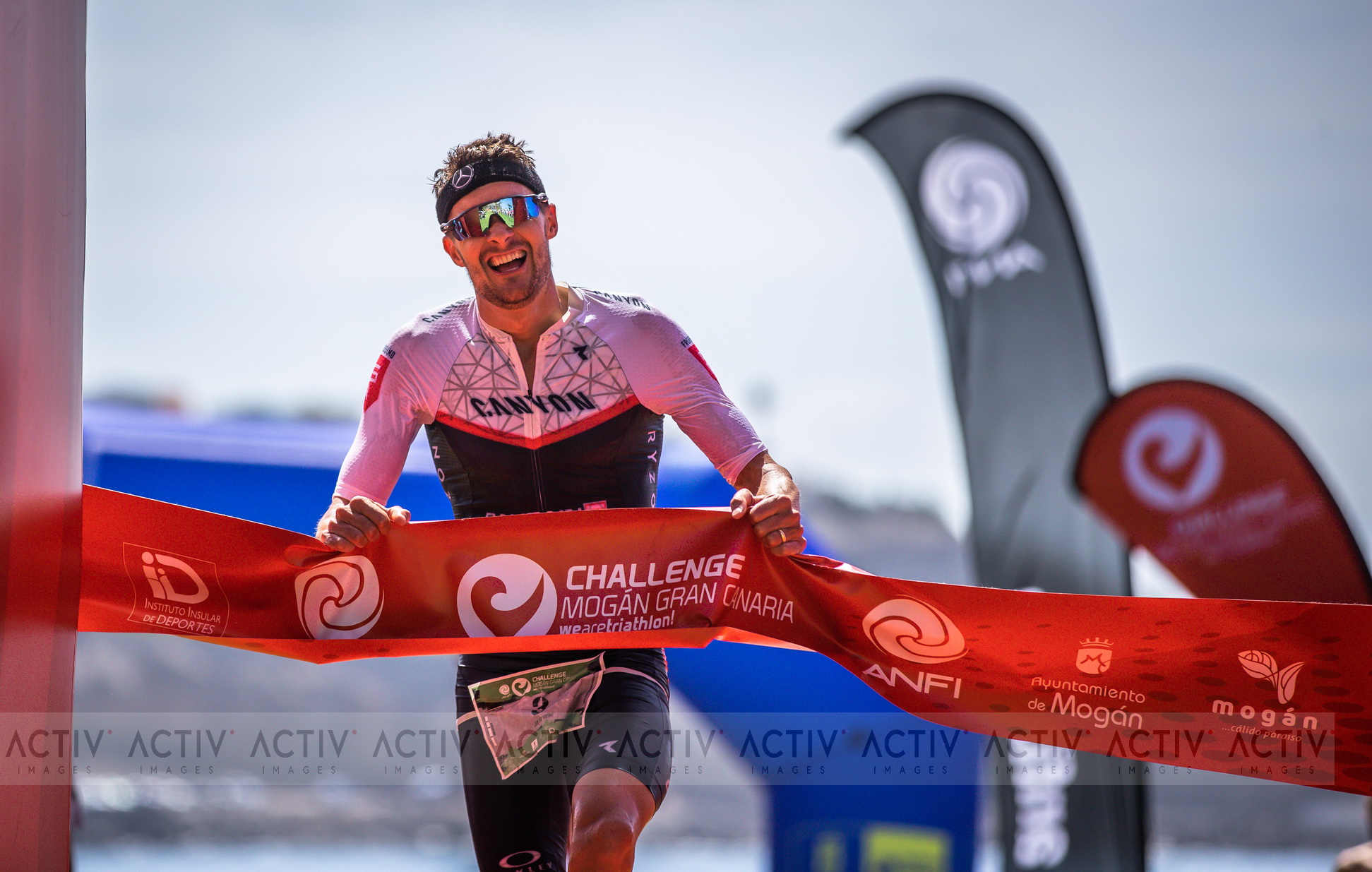Jan Frodeno at the Challenge Mogán Gran Canaria 2021 finish