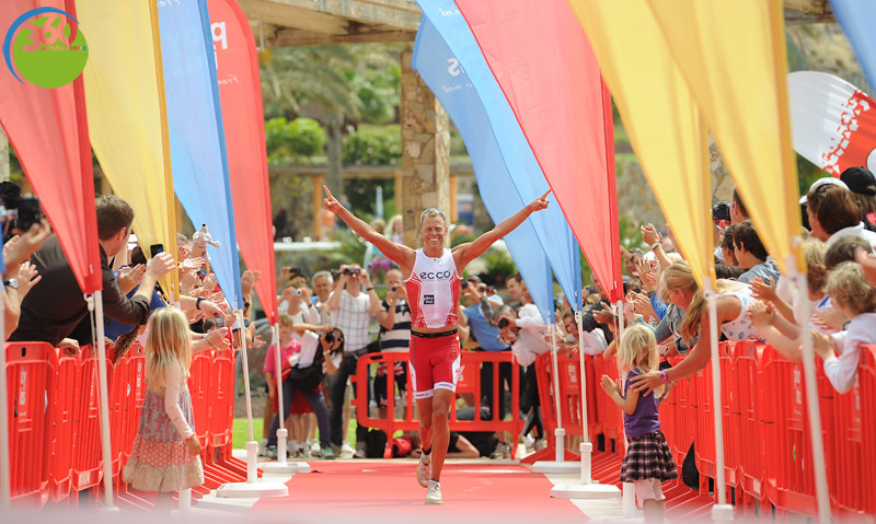 Rasmus Henning celebrating at the Challenge Fuerteventura 2011 finish