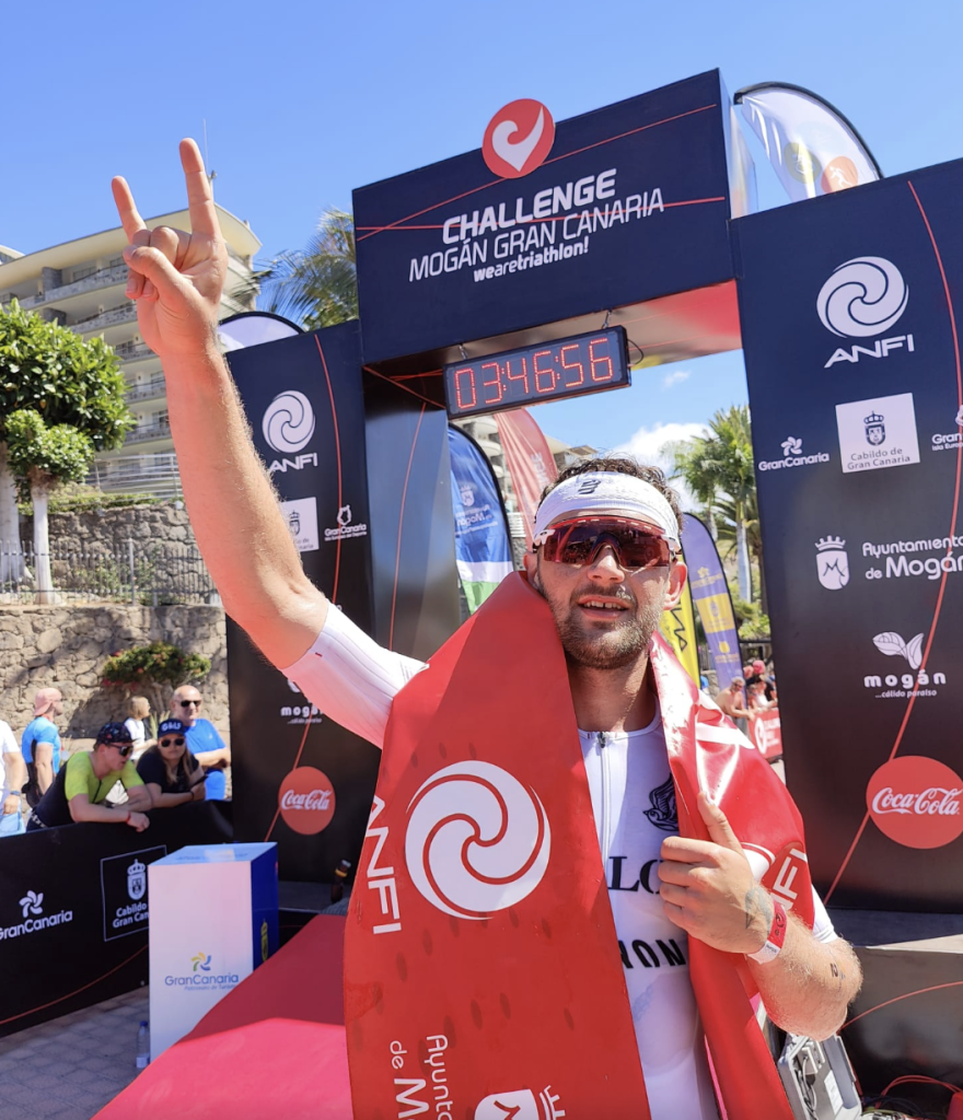 Sam Laidlow celebrating at the Challenge Mogán Gran Canaria 2023 finish
